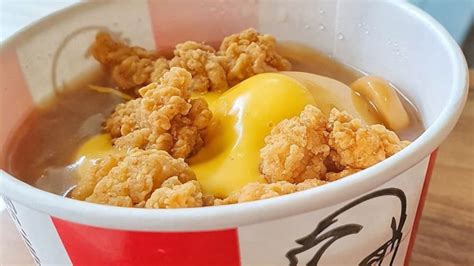 KFC Singapore Famous Potato Bowl Is Back for Only S$2.50 Till 2 Apr