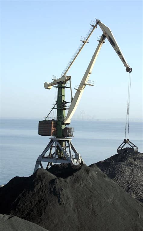 Harbour crane stock photo. Image of europe, coal, carrier - 3784932