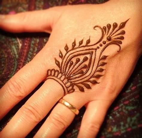 70+ Simple Mehndi Designs For Hands – Body Art Guru