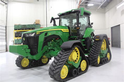 John Deere introduces 8RX line of tracked tractors | Farmtario