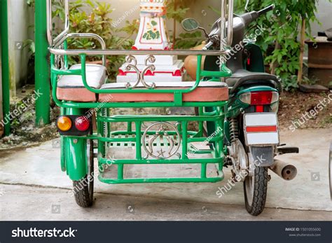 Saleng Thai Threewheel Motorcycle Sidecar Picking Stock Photo ...