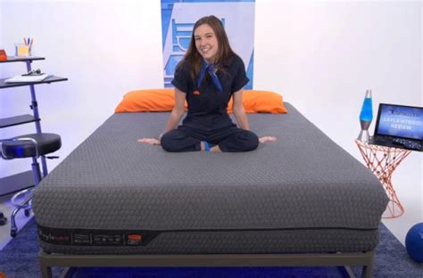 Layla Hybrid Mattress Review (2022) - The Nerd's Take