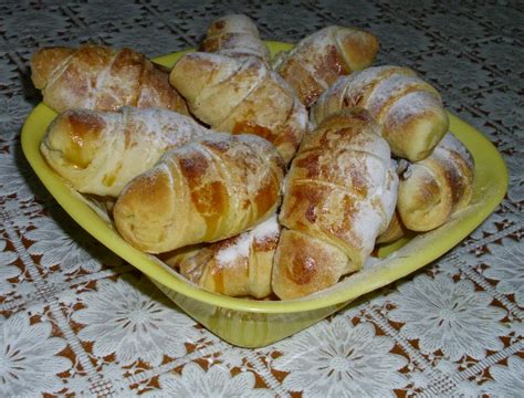 Besa's Albanian Recipes!: Cheese or Marmelade Rolls / Kifle me Djath ...