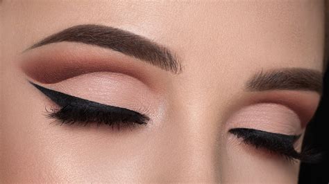 Secret Tricks to Create A Flawless Cut Crease EyeShadow – GirlyVirly