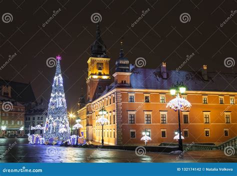 Warsaw, Castle Square in the Christmas Holidays Stock Photo - Image of ...