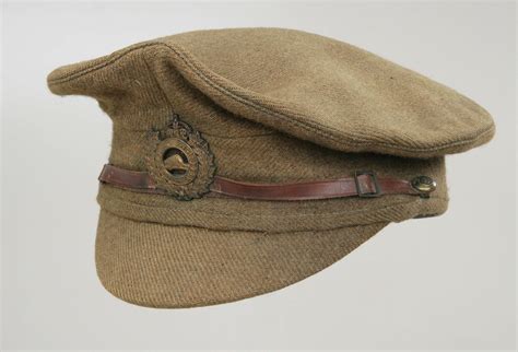 Equipment and Vehicles - Uniforms and Personal Gear | Canada and the First World War