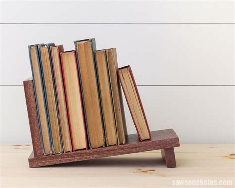 DIY Tabletop Book Rack Plans (Easy + Only 4 Screws) | Saws on Skates®