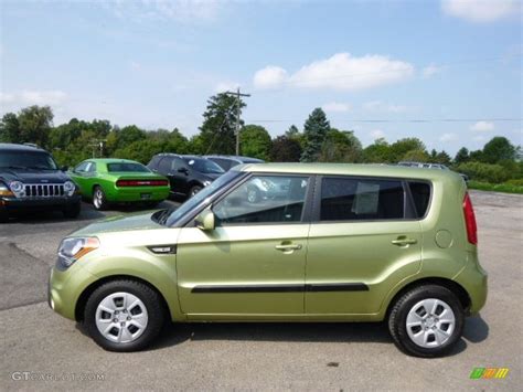 2012 Alien Green Kia Soul 1.6 #96545058 Photo #7 | GTCarLot.com - Car Color Galleries