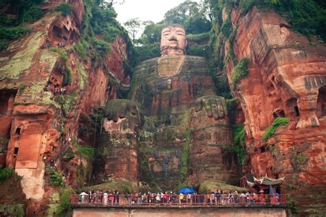 The Giant Buddha of Leshan in the Sichuan Province of China – The Vale ...