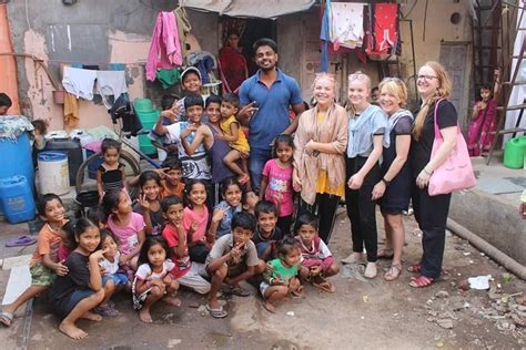 2023 4 Hour Slum Tour With Sightseeing in Mumbai