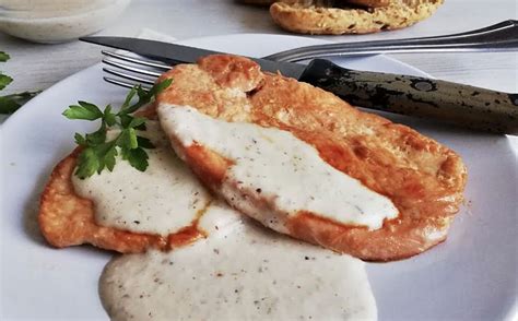 Pollo en crema de almendra de 265.2 Kcal - Receta fácil en la app Avena