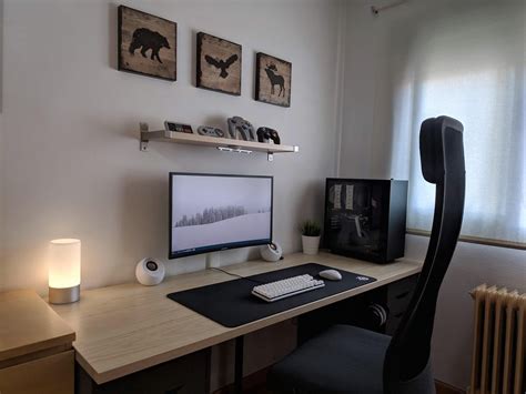 Minimal - Gaming PC | Computer desk setup, Desk setup, Home office setup