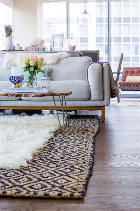 The Best 20 Marvelous Rug Layering Ideas For Amazing Living Room Design https://decorathing.com ...