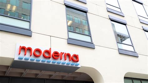 Moderna reveals new coronavirus vaccine patent risks