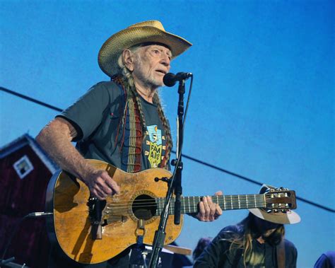 10 Must-See Livestream Concerts This Weekend: Willie Nelson, More ...