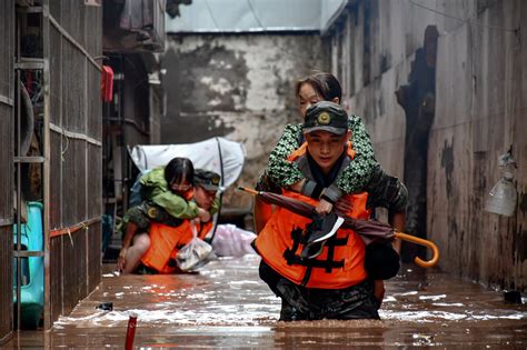 China Reels From Floods and a Bruising Heat Wave - The New York Times