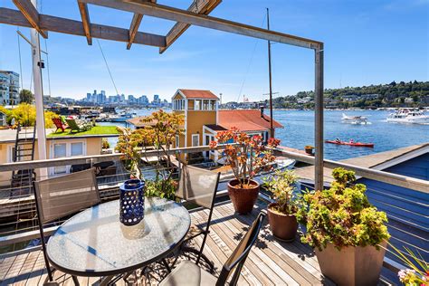 The Ultimate in Seattle Waterfront Living: 2339 Fairview Ave E #O | Seattle Waterfront Homes