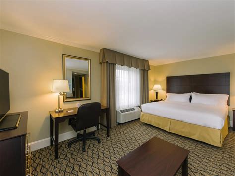 Holiday Inn Express & Suites Merrimack Guest Room & Suite Options