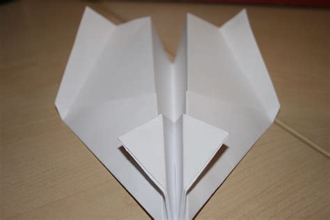 File:Build a paper Airplane step 5.JPG - Wikimedia Commons