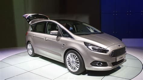 Noul Ford S-Max ne arată la Paris 2014 că un monovolum poate fi şi sportiv - Promotor