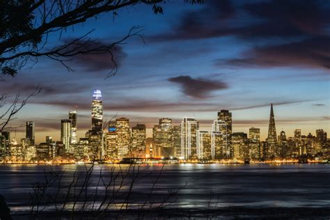 See the lights of the San Francisco Skyline twinkle at Night ...