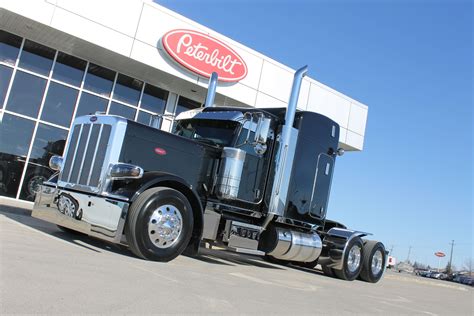 Black 2018 Peterbilt 389 Truck | Project Trucks | Pinterest | Peterbilt ...