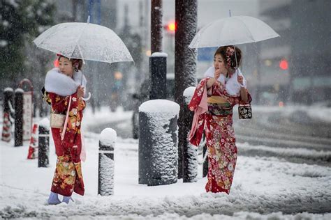 First November snow in Tokyo for 54 years : pics