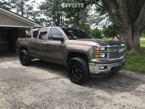 2015 Chevrolet Silverado 1500 with 20x10 -24 Moto Metal Mo962 and 33/12 ...