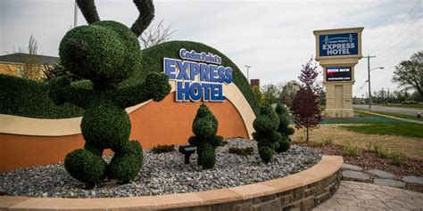 Cedar Point's Express Hotel (Sandusky, OH): What to Know BEFORE You ...