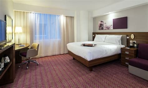 Rooms at Hampton by Hilton London Gatwick Airport