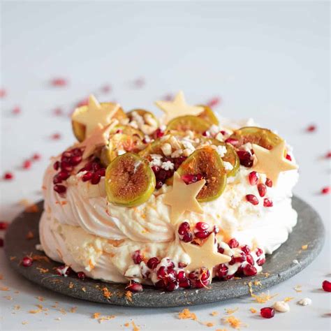 tesco_christmas_Dessert_recipes_fig_cardomom_pavlova - Alphafoodie