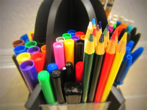 Eloquent Hijabi : How to organize Pens, Pencils, Markers...