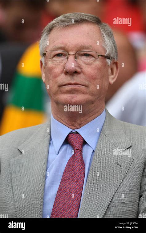 SIR ALEX FERGUSON MANCHESTER UNITED FC MANAGER MANCHESTER UNITED FC ...