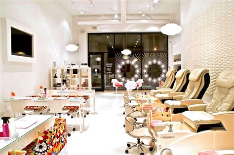 The best nail salons in Chicago | Salon suites decor, Best nail salon, Nail salon interior