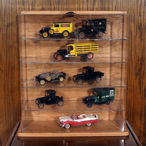 Collection of Danbury Mint Model Cars and Display Case : EBTH