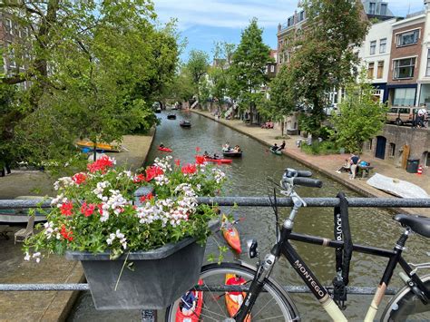 The Canals of Utrecht - PILOT GUIDES