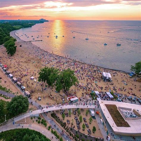 Aerial View of Edgewater Park in Cleveland, Ohio - Summer 2018 | Edgewater beach, Edgewater park ...