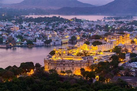 Udaipur City at Lake Pichola in the Evening, Rajasthan, India. Stock Photo - Image of colorful ...