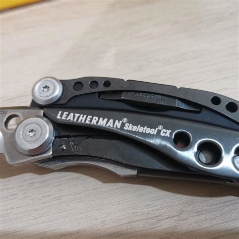 Leatherman Skeletool CX, Health & Nutrition, Medical Supplies & Tools on Carousell