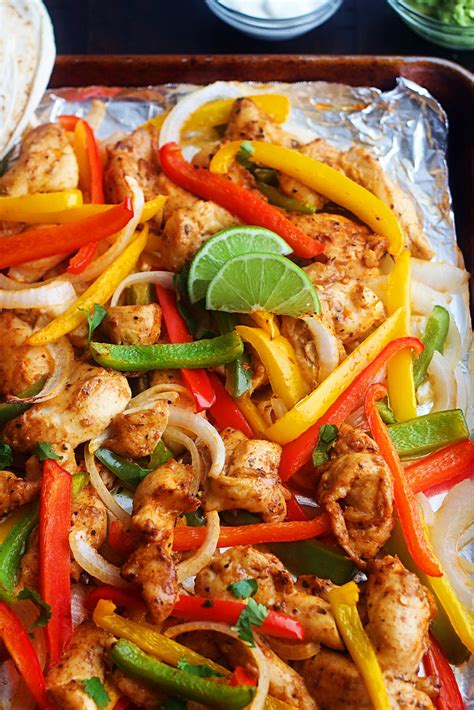 Sheet-Pan-Chicken-Fajitas1.jpg