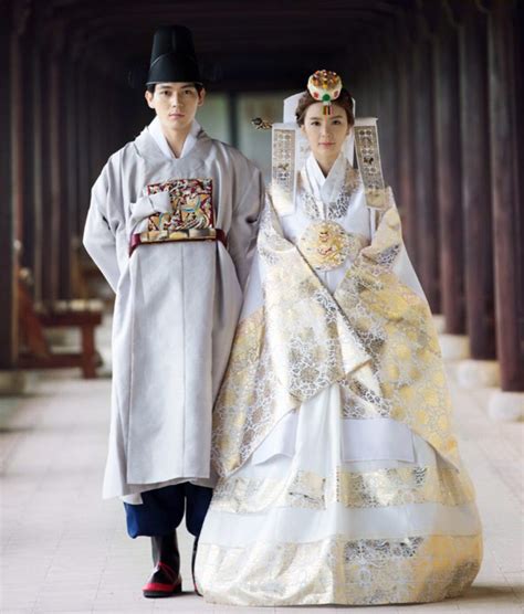 한복 Hanbok : Korean traditional clothes[dress] | #ModernHanbok #wedding ...