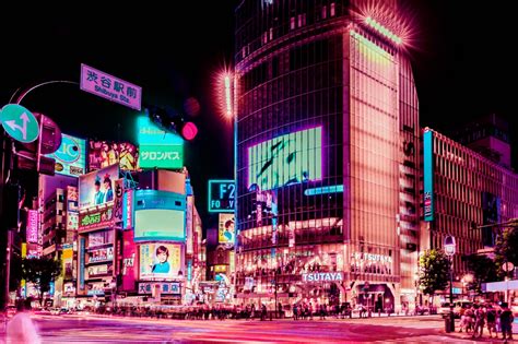 Tokyo's Glow: Photographer Xavier Portela saturates the world's biggest ...