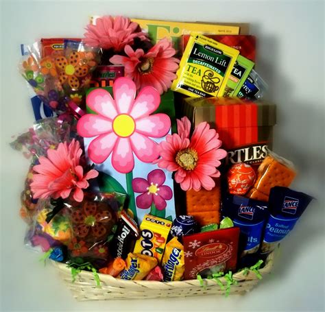 Daisey Snacks Goodie Gift Basket – blooming_