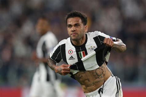 Daniel Alves chega a acordo com o PSG | Jogadores PT