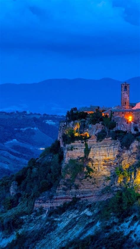 Civita di Bagnoregio - backiee