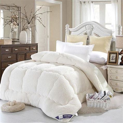 48 Amazing Winter Bedding Ideas To Get A Cozy Bedroom - HOMYHOMEE