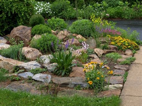 Small Rock Garden — Freshouz Home & Architecture Decor | Rock garden design, Landscaping with ...