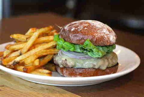 The 33 Best Burger Joints in NYC, Ranked By Neighborhood - Thrillist