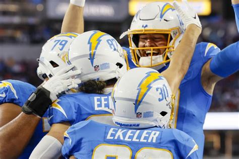 Chargers offense awakens with scores on first five drives in rout of ...