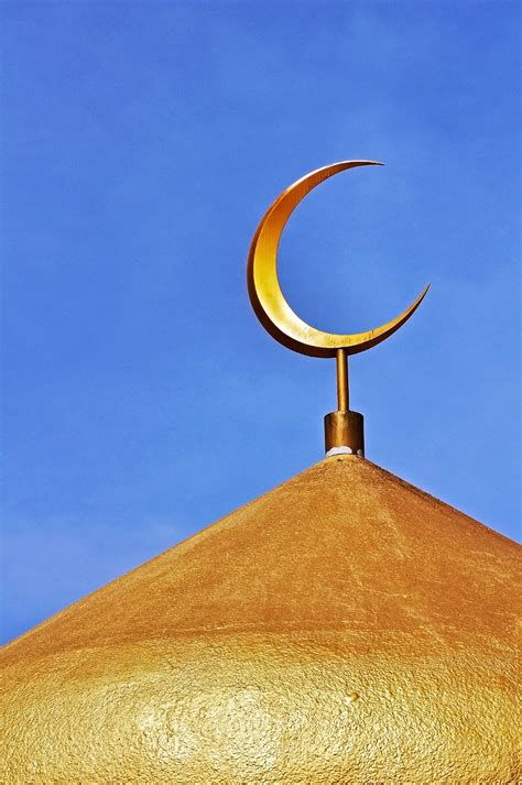 Islam Crescent Moon Wallpaper - WallpaperSafari